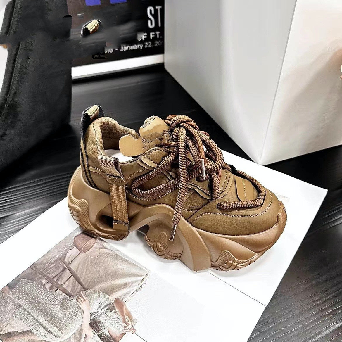 Auralux Vantage Sneakers