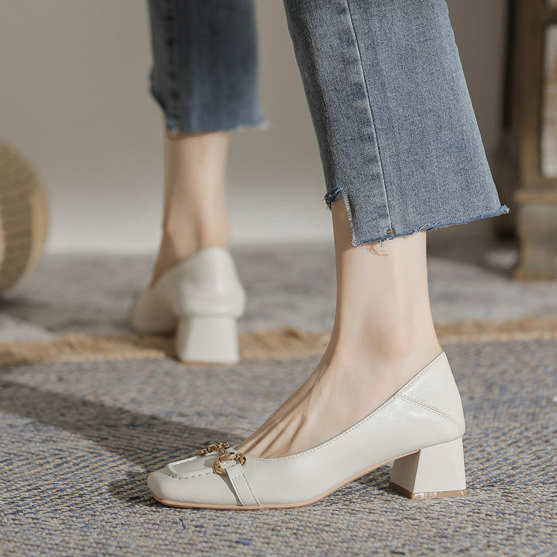 Elara Cuir Carré