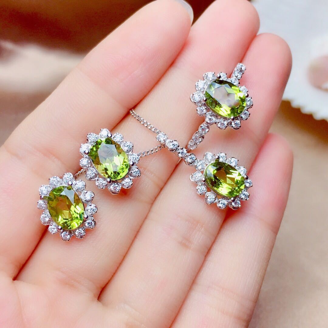 Elara Olivine Cristal